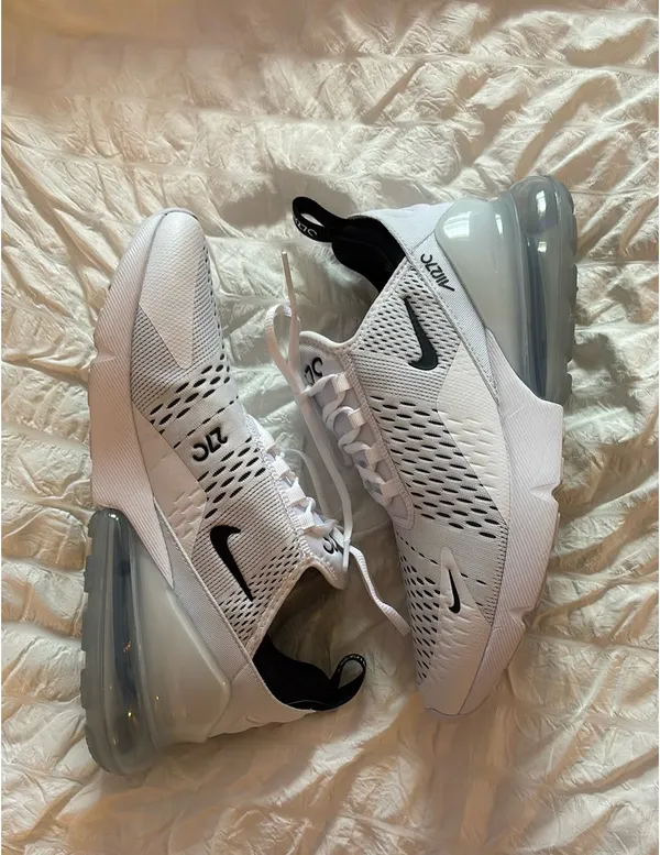 Nike Women’s 270 Air Max Shoes - Image 5