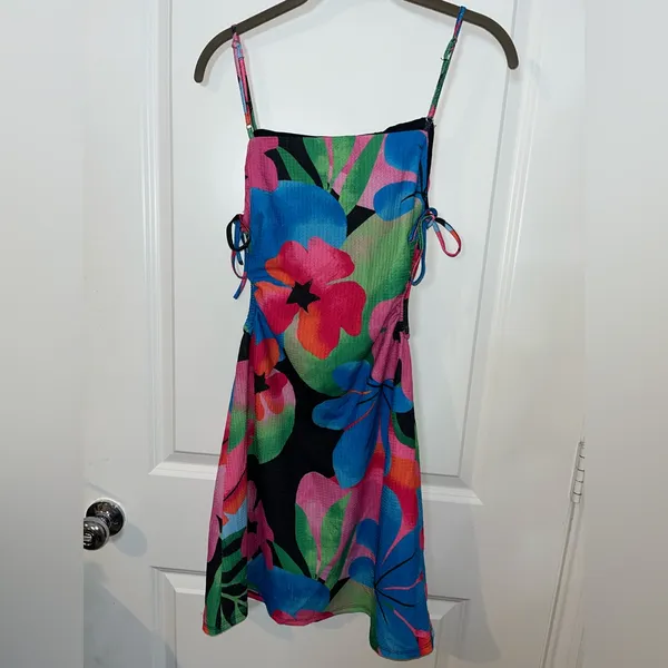 Gianni Bini Lined Y2K Resort Retro Maximalist Floral Tropical Cutout Mini Dress - Image 2