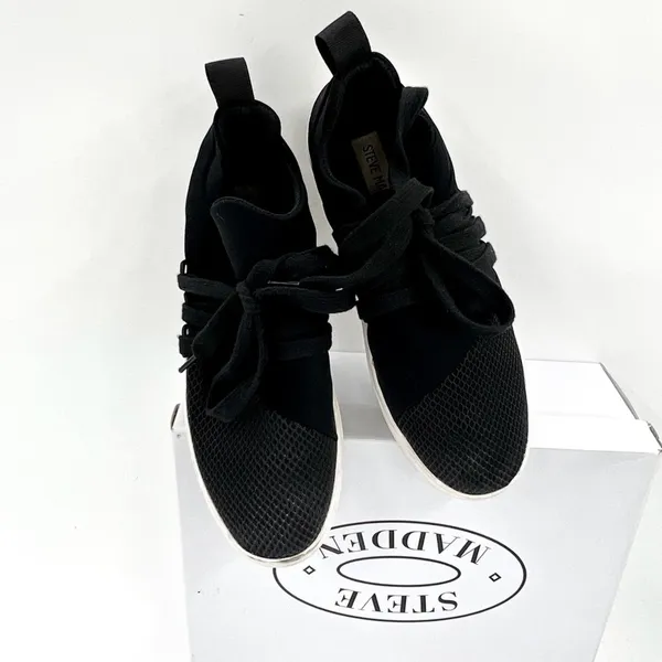 Steve Madden‎ Lancer Pull On Sneaker with Laces Black Size 6.5 - Image 4
