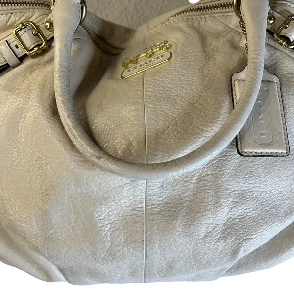 Coach Pebbled‎ Leather Purse - Image 3