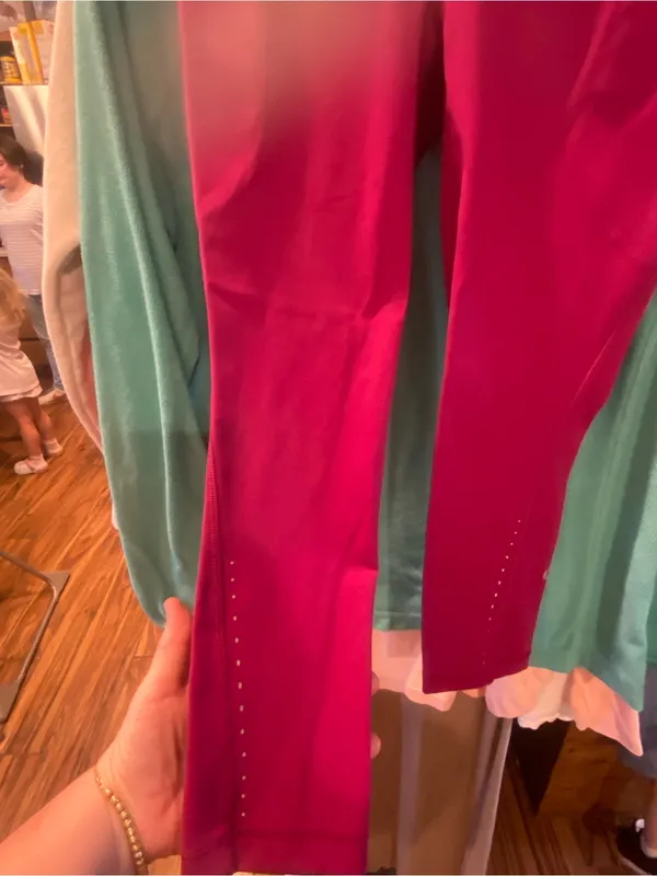 Lululemon Pink-Magenta leggings with Logo - Image 5