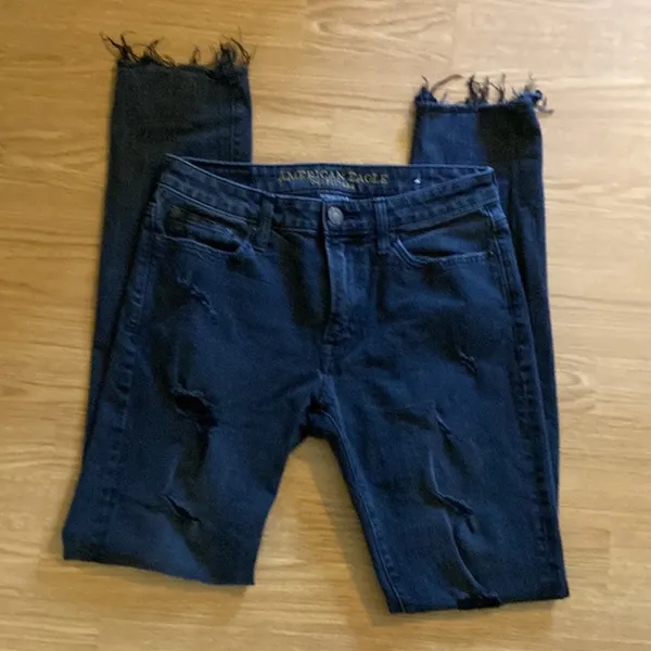 American Eagle Extreme Flex jeans-blk frayed bottoms. Straight leg. Distressed - Image 2