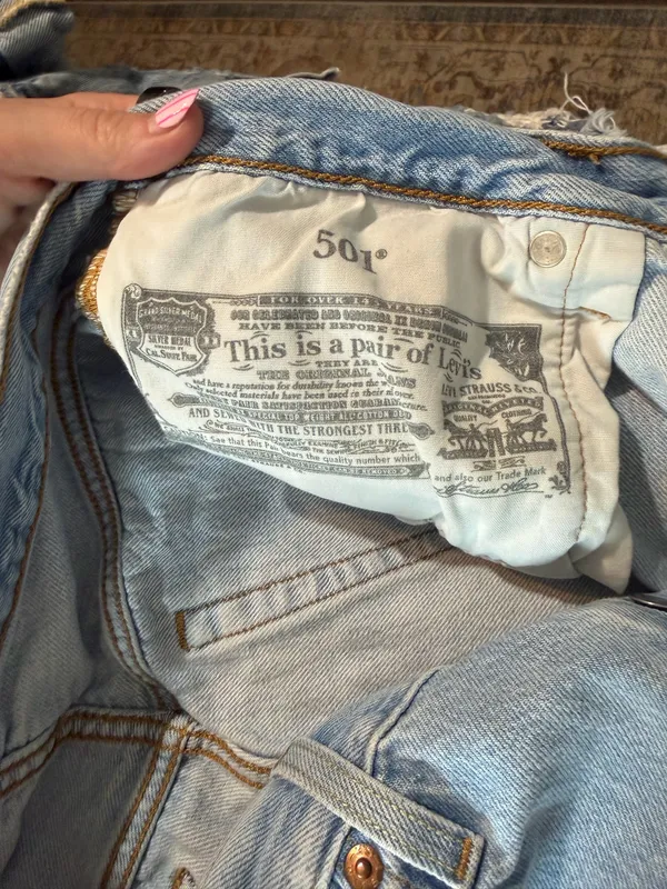Levi’s Shorts - Image 4