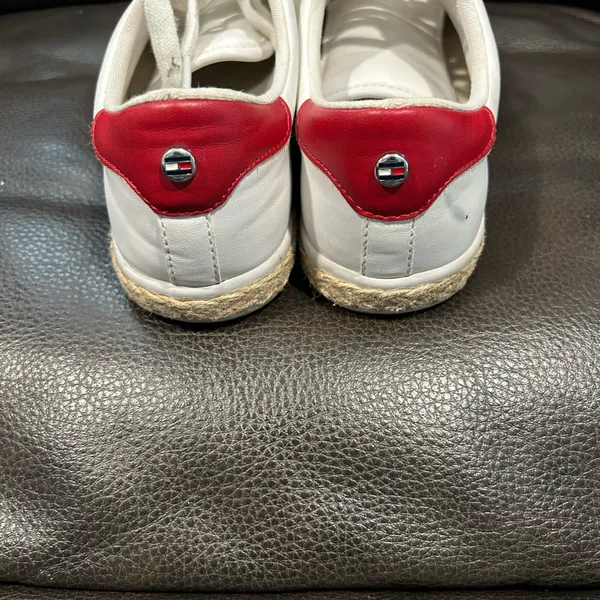 Tommy Hilfiger Sneaker white size 7.5 Women’s - Image 2