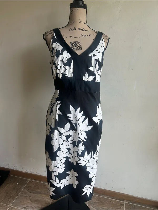 White House Black Market Floral Black White Sheath Dress Size 14 - Image 10
