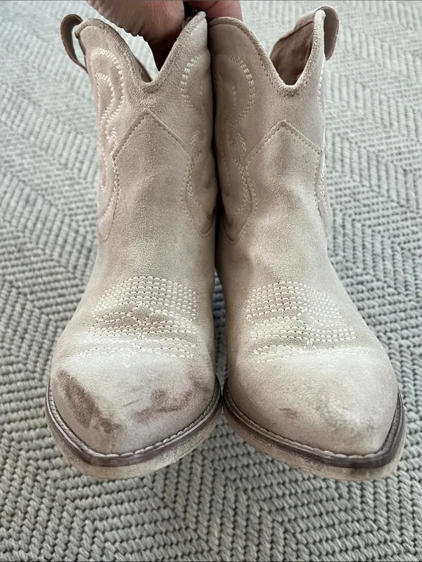 Ovyé by Cristina Lucchi sand suede texan ankle boots. - Image 5