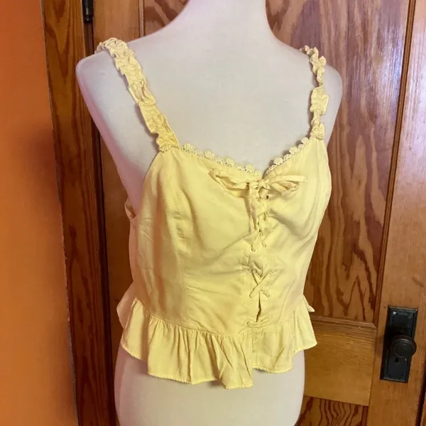 Urban outfitters yellow feminine tank top - Image 6