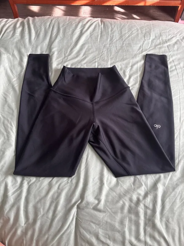 Alo Yoga Leggings - Image 4