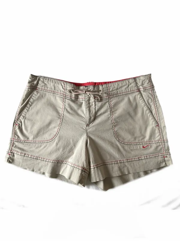 NIKE Khaki/Beige Utility Shorts with Contrast Stitch & Drawstring Stretch Medium - Image 3