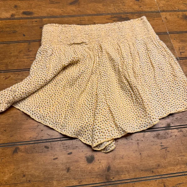 Aerie Smocked Waist Shorts Yellow Ditsy Dot Print Casual Women's M‎ - Image 4