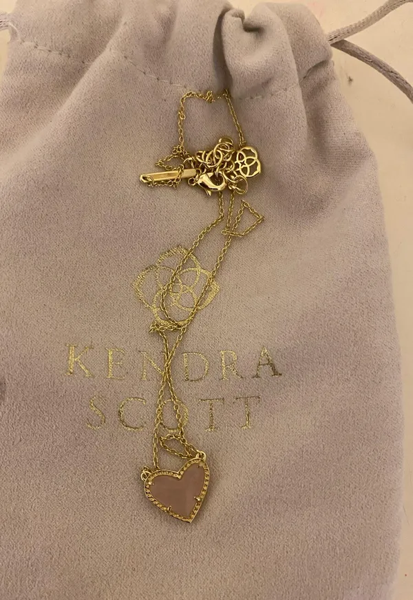 Kendra Scott Ari Heart Pendant Necklace Gold - Image 2