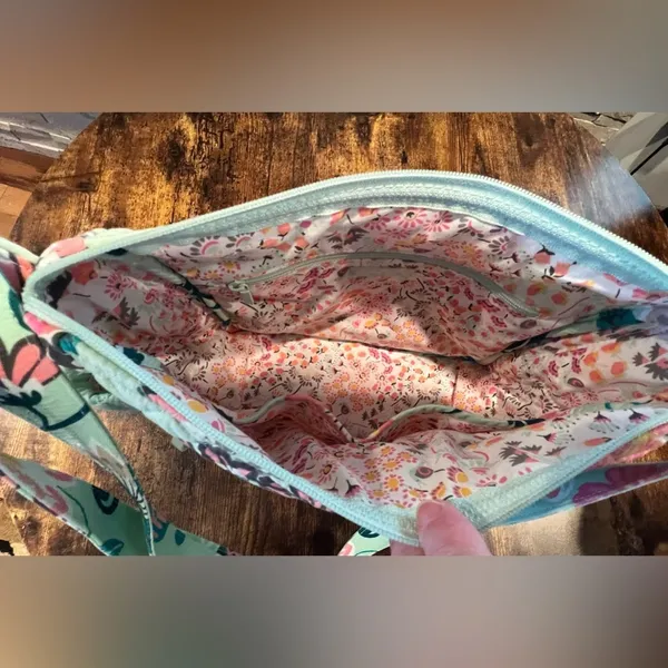 Vera Bradley RETIRED: | Mint Flowers pattern medium size crossbody purse - Image 9