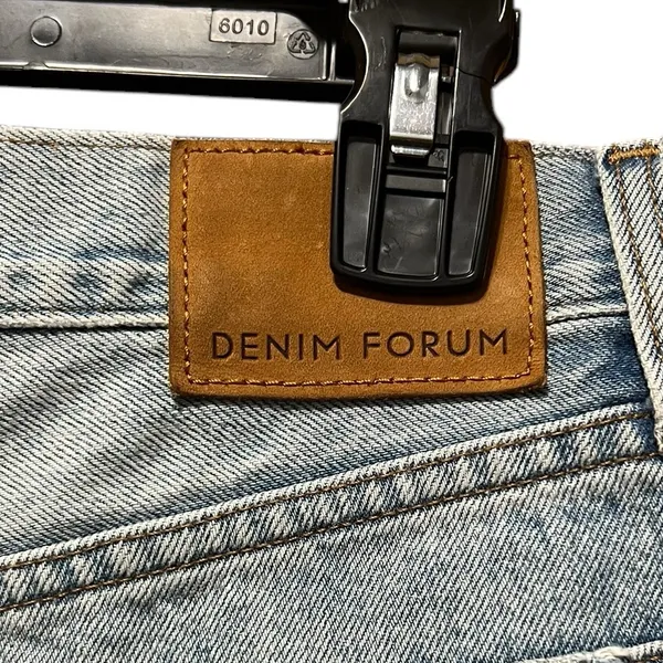 Aritzia Denim Forum Farrah‎ Cheeky Short Cutoff Denim Shorts Light Wash - Image 11