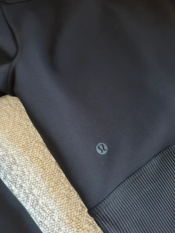 Lululemon Cropped Half-Zip - Image 7