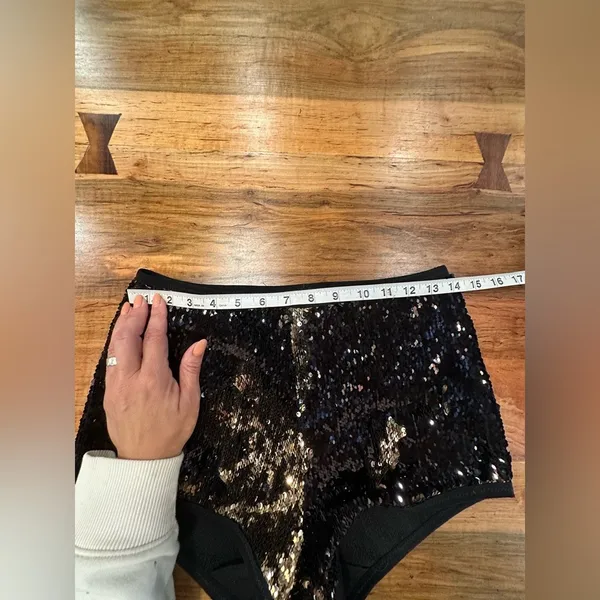 Euc Jill Lindsey Designs Double Color Black/Gold Sequence Culotte - Image 4
