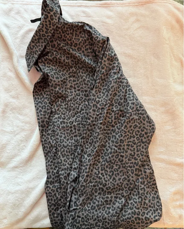 Shein Long Sleeve Button-Up Top - Image 2