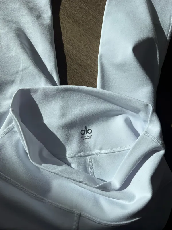 Alo Yoga Leggings  - Image 3
