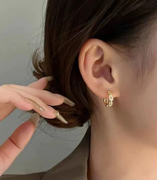 17mm Small Yellow Gold Color Hoop Earrings for Women - Image 3