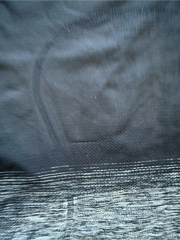 lululemon Swiftly Tech Top Size 4 - Black and Gray Space Dye - Image 6