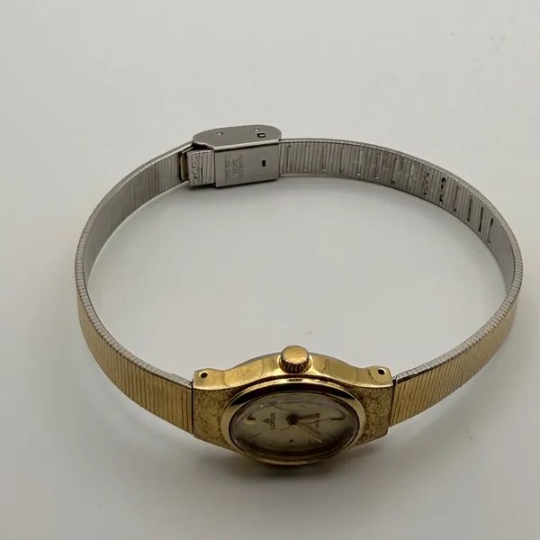 Elegant Vintage Lorus Quartz Cocktail Watch - Gold Tone Working New Battery - Image 4