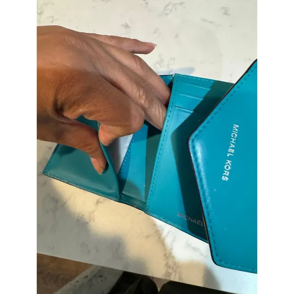Michael Kors leather small envelope wallet snap closure turquoise 2017 preppy - Image 11