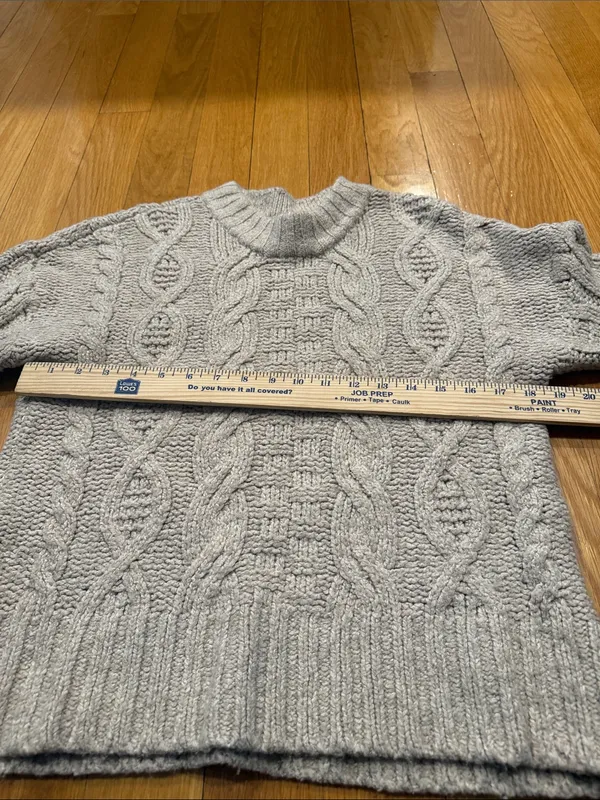 American Eagle women’s crew neck sweater size small. - Image 2