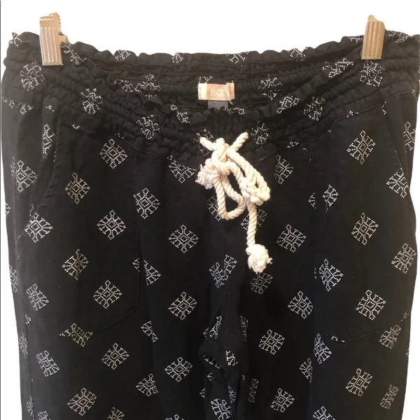 Roxy Black Printed Snowflake Lounge Pant Sz L Relaxed Flare Hem Drawstring Waist - Image 2
