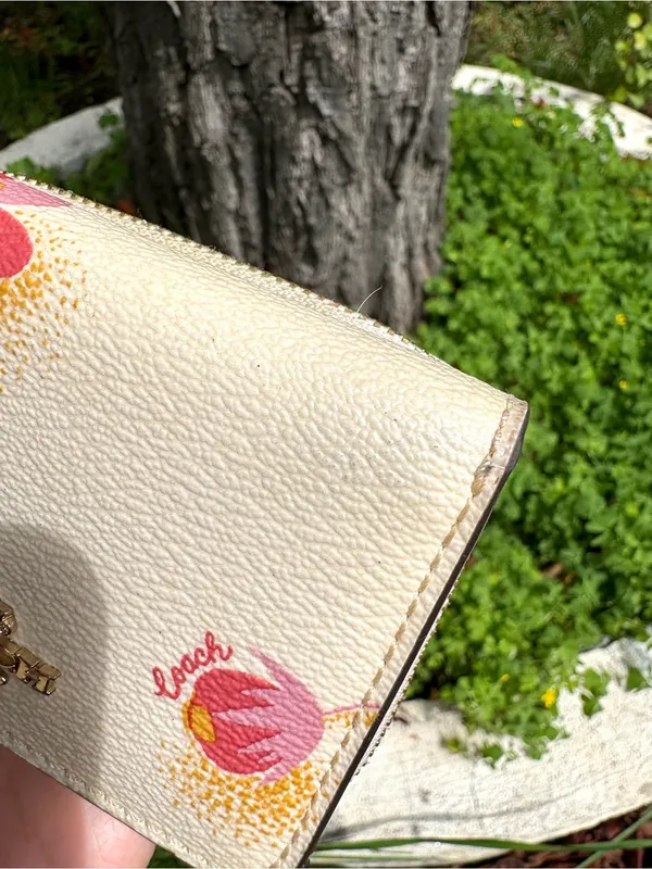 Coach Canvas Tri-Fold Wallet With Floral Print White/Tan - Image 8