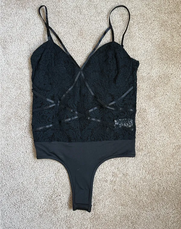 NWOT Missguided Harness Black Lace Cami Bodysuit. Size 2 - Image 2