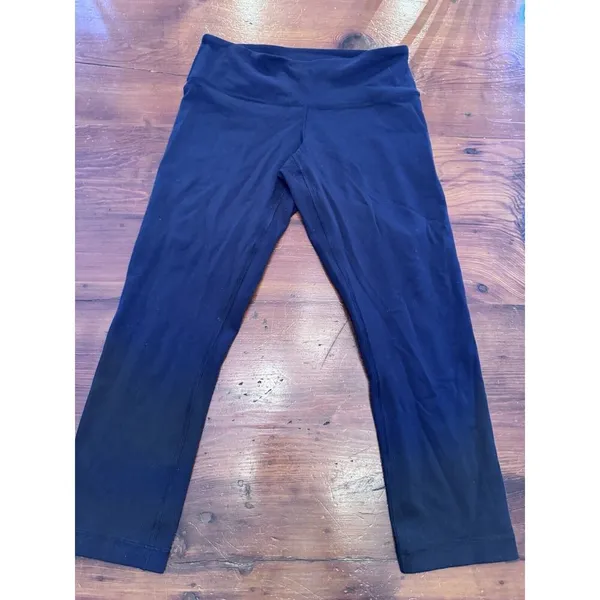 Lululemon Cropped Leggings Size 4 Black - Image 3