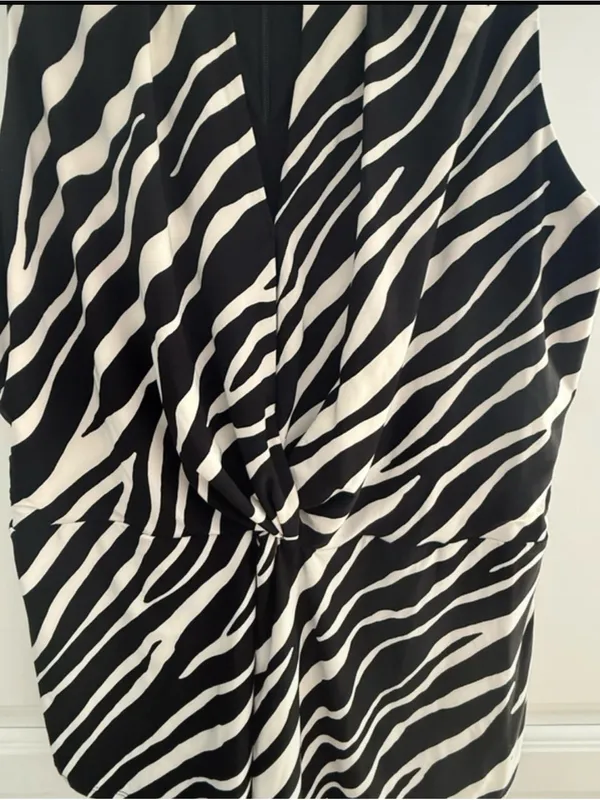 INC sleeveless zebra print top - Image 3