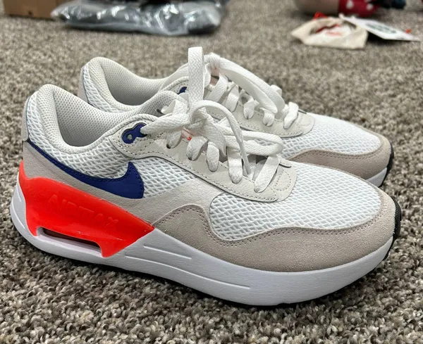 Nike Air Shoes - Image 4