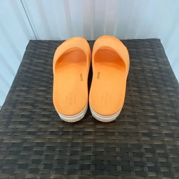 Crocs platform sandals, women’s size 10 - Image 5