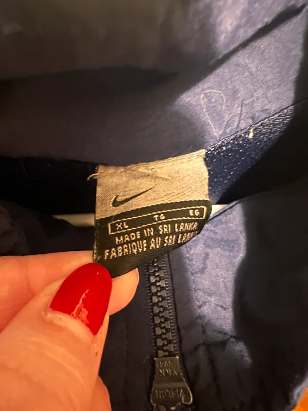 Nike Unisex Windbreaker - Image 4