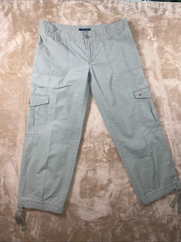 Tommy Hilfiger Light gray Utility Cargo Capris with Drawstring Ankles - Image 3