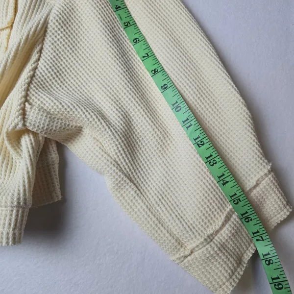 POL Cream Waffle Knit Cropped Button Up Jacket Women's Size Large‎ - Image 8