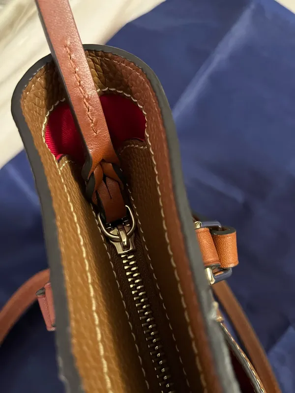 Dooney & Bourke Purse Leather Lexington  - Image 10