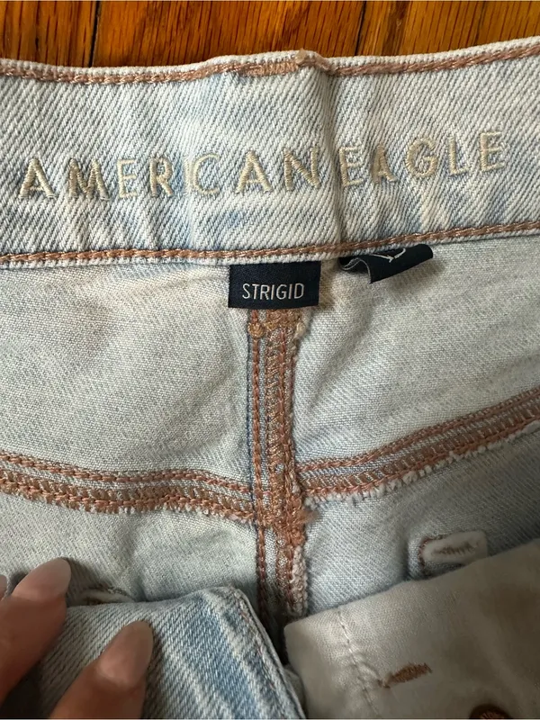 American Eagle Highest Rise Baggy Straight Strigid Jeans Light Denim Wash - Image 4