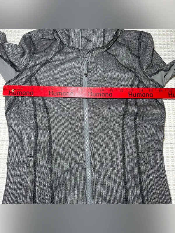 Lululemon Jacket Womens 6 Gray Daily Practice Hooded Full Zip Flecked Athletic - Image 5