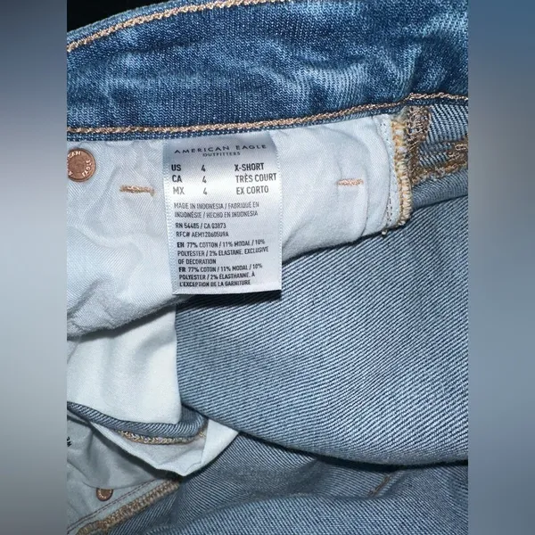 American Eagle Ripped X-short Mom Jean - Image 8