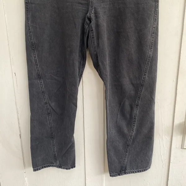 Banana Republic High Rise Barrel Leg Jeans Size 28R Washed Black Cropped Cotton - Image 3