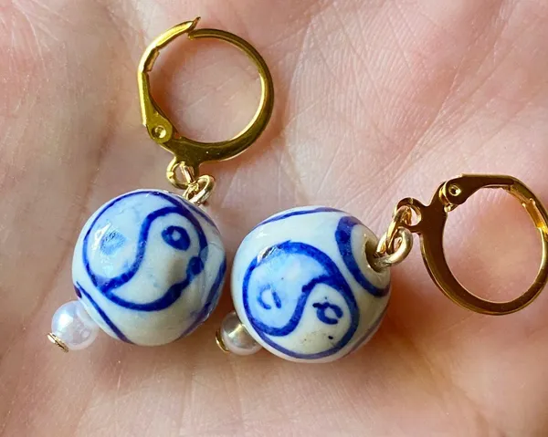 Handmade unisex Kawaii elegant boho unique porcelain Yin yang dangle earrings💚💙 reminds me of a wind chime🎐✨ - Image 3