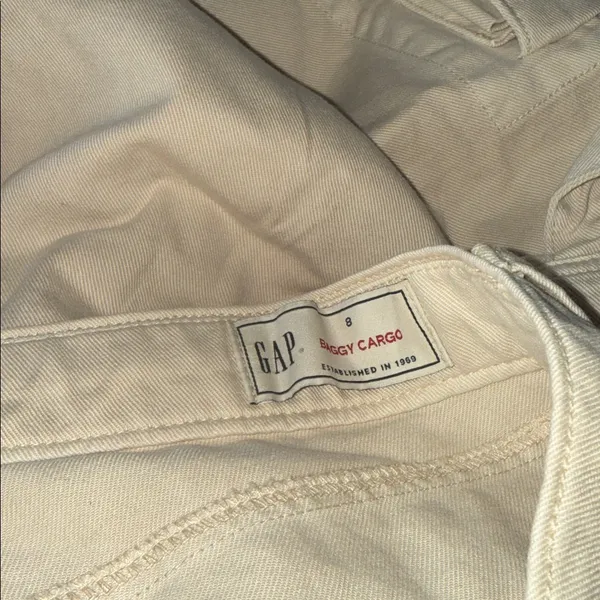 NWT GAP Mid Rise Cargo Baggy Khakis Pant Pockets SZ-8 Color Bedrock Beige - Image 10