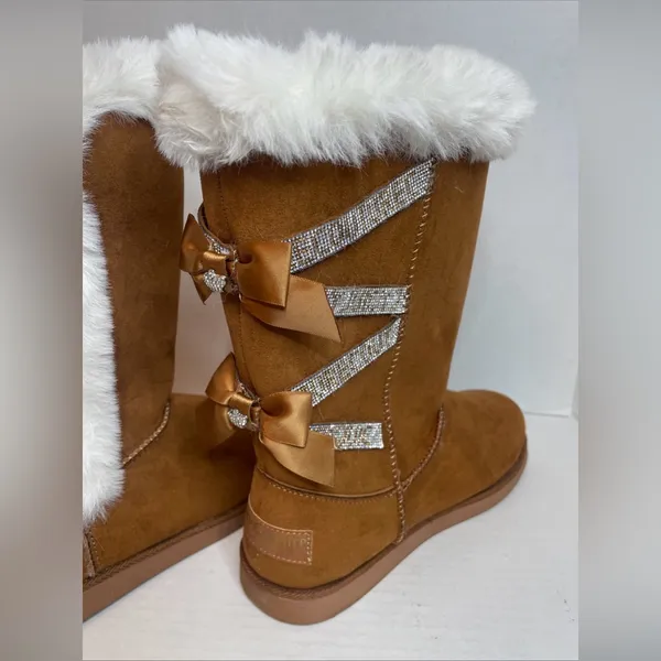 Juicy Couture Kaori Boots Faux Suede Fur Lined Tan/Chestnut Size 9. Ribbons Bows - Image 4