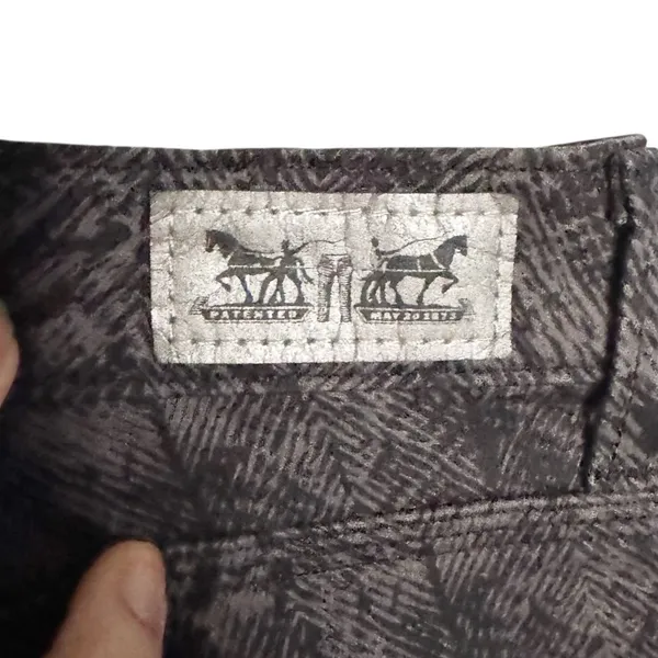 Levi’s 529 Gray Floral Straight Leg Skinny Jeans Size 12 - Image 4