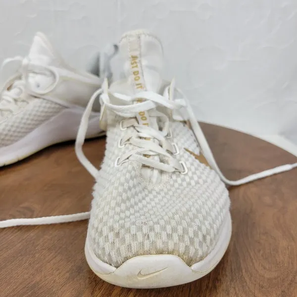 Nike Air Max Womens Bella TR 2 Shoes 9.5 White Metallic Gold Sneakers AQ7492-101 - Image 10