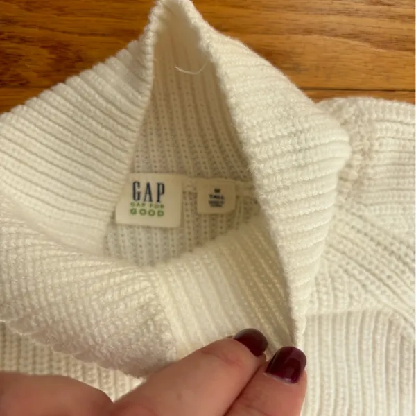 GAP sweater - Image 2