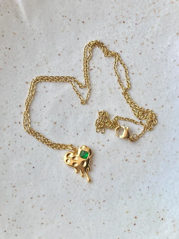 Handmade gold tone stainless steel chain & green glass crystal heart chic vintage retro style necklace💚👼 - Image 4