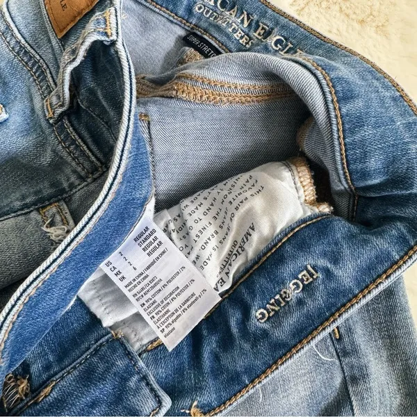 American Eagle Ripped Super Stretch Skinny Ripped Jeans 2 - Light Wash - Image 4