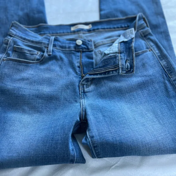 Levi's Women's Straight Leg Jeans‎ in Blue Size 10 - Image 6